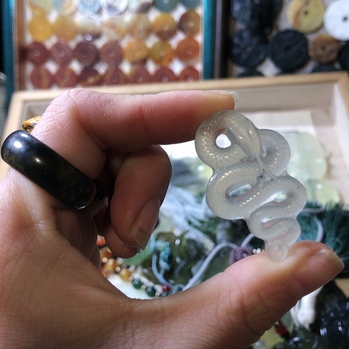 岫玉岫玉挂件合金