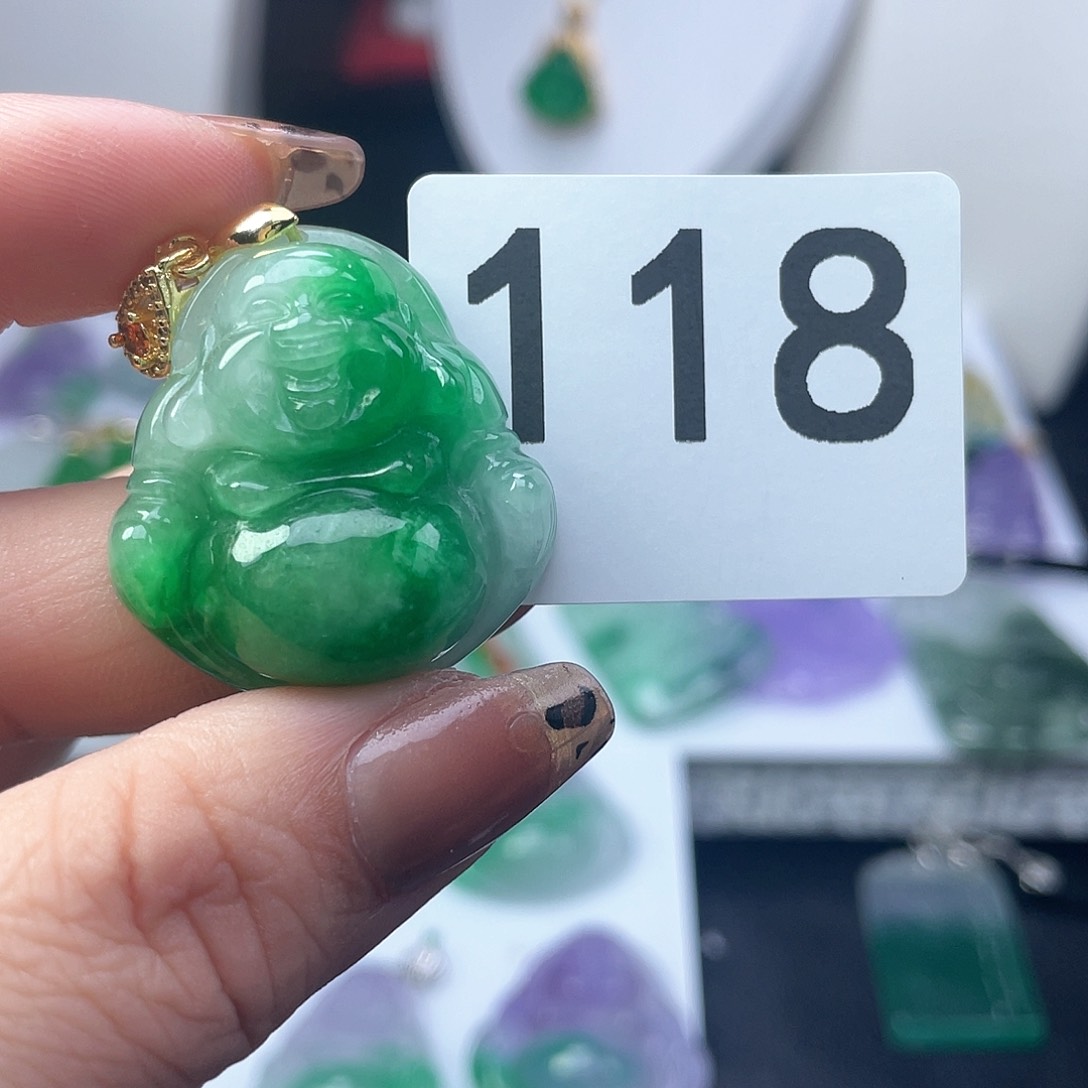 翡翠吊坠(赠链)未镶嵌