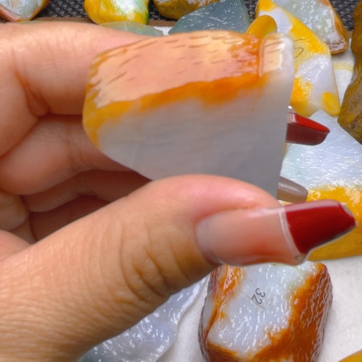 翡翠挂件未镶嵌翡翠