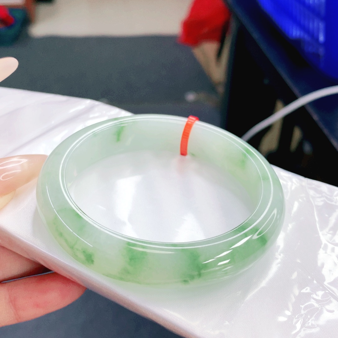 翡翠未镶嵌手镯56