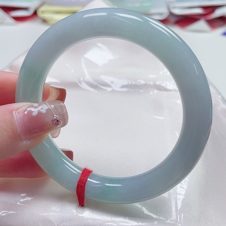 翡翠手镯未镶嵌缅甸