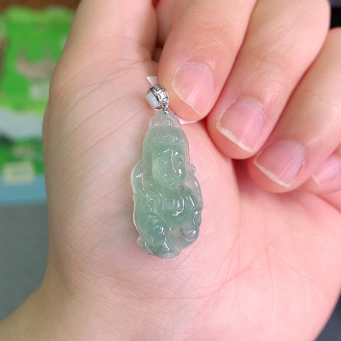 翡翠颈饰18K金镶嵌冰胶绿宝宝观音