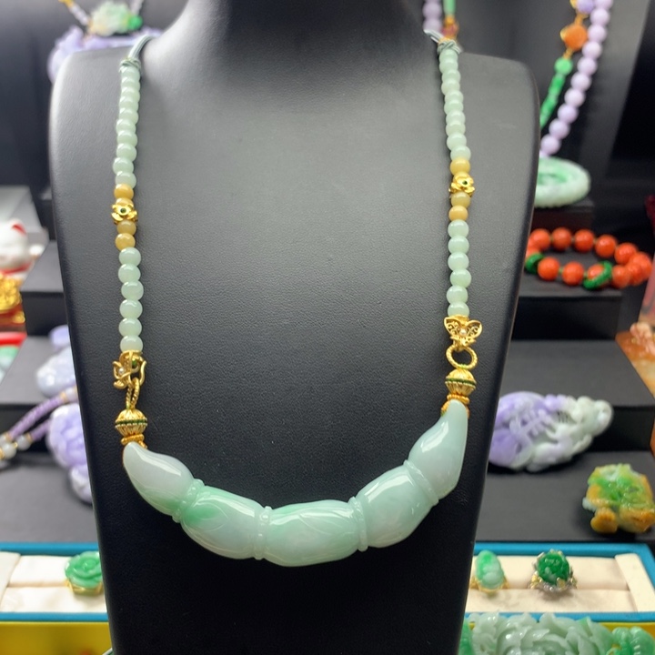 翡翠颈饰未镶嵌翡翠藕节