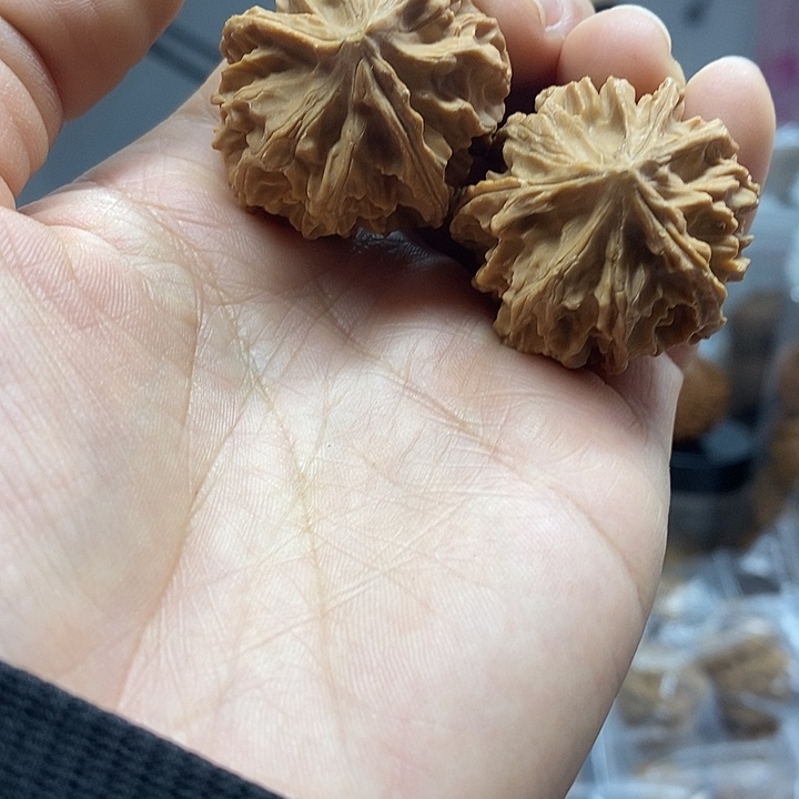 文玩核桃把件33歧山三棱红皮