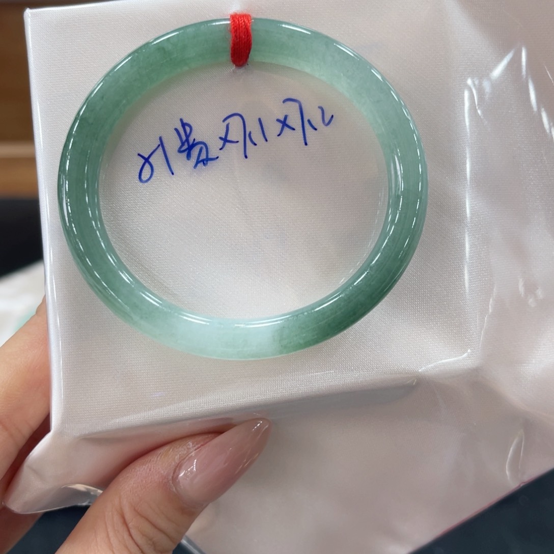 未镶嵌手镯翡翠翡翠