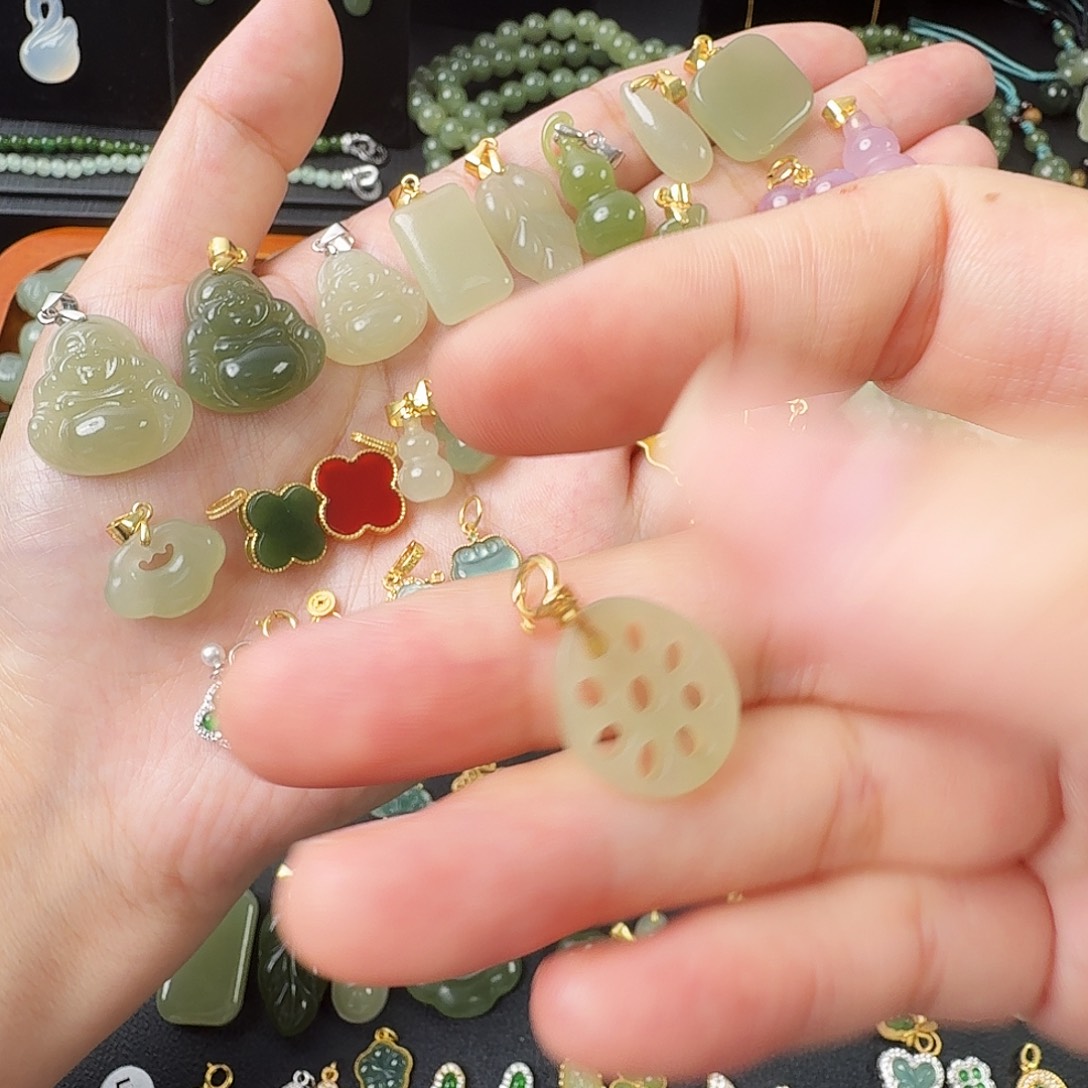 和田玉（糖玉）未镶嵌颈饰