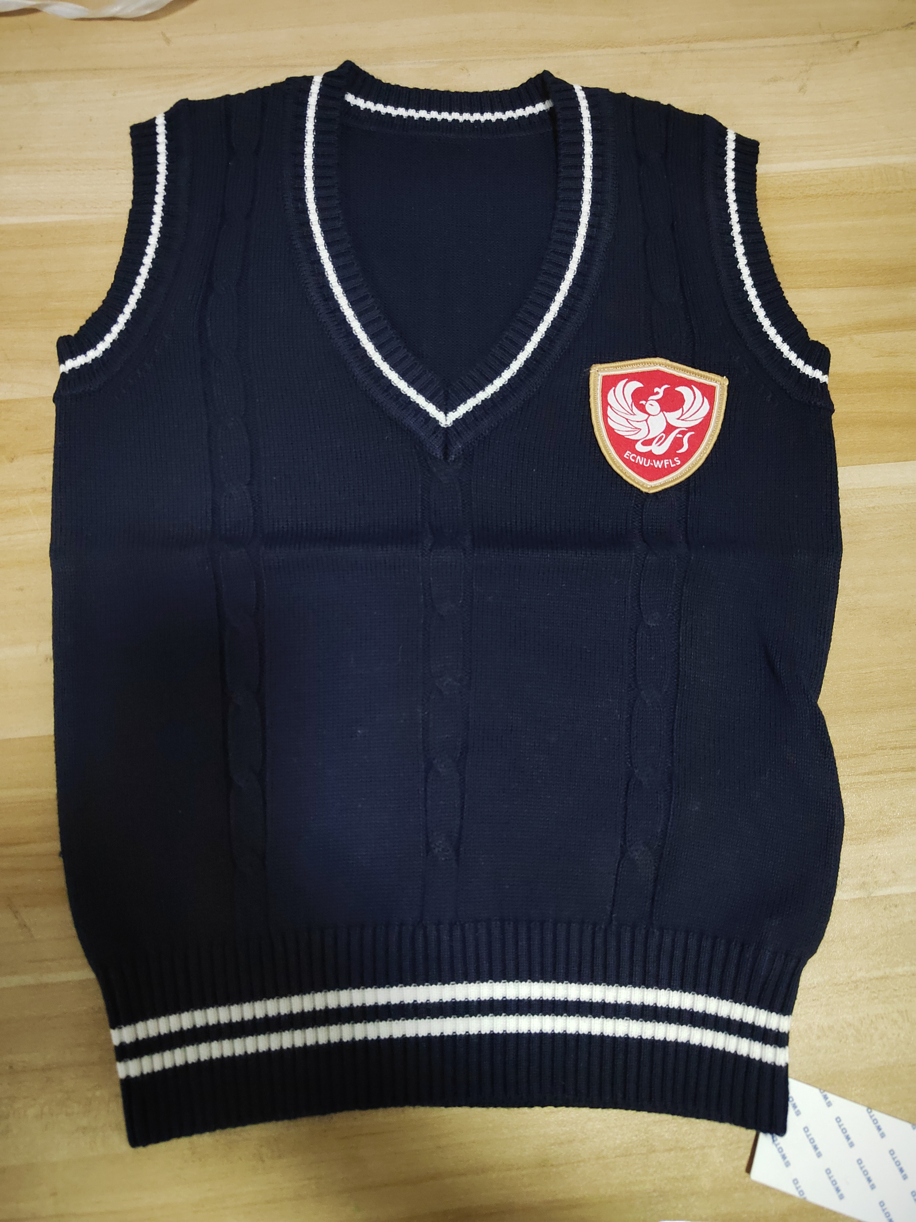 A6中上藏青色毛衣马甲