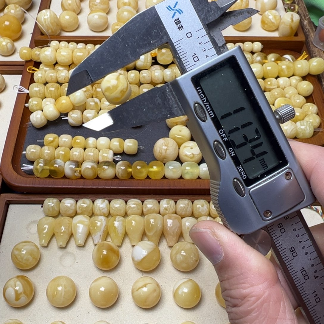 琥珀未镶嵌裸石琥珀蜜蜡