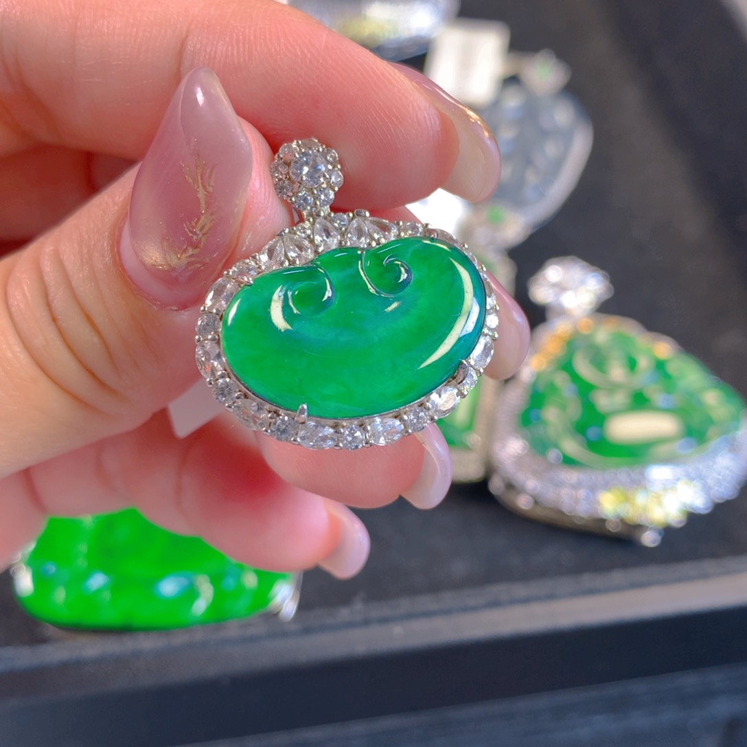 翡翠颈饰银S925镶嵌翡翠