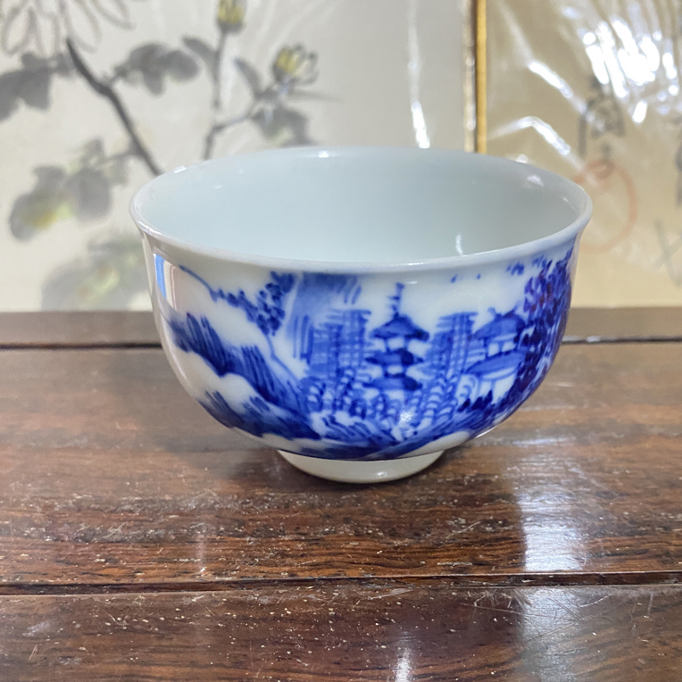 平安寿山手绘青花山水带提字主人杯，发色好茶杯