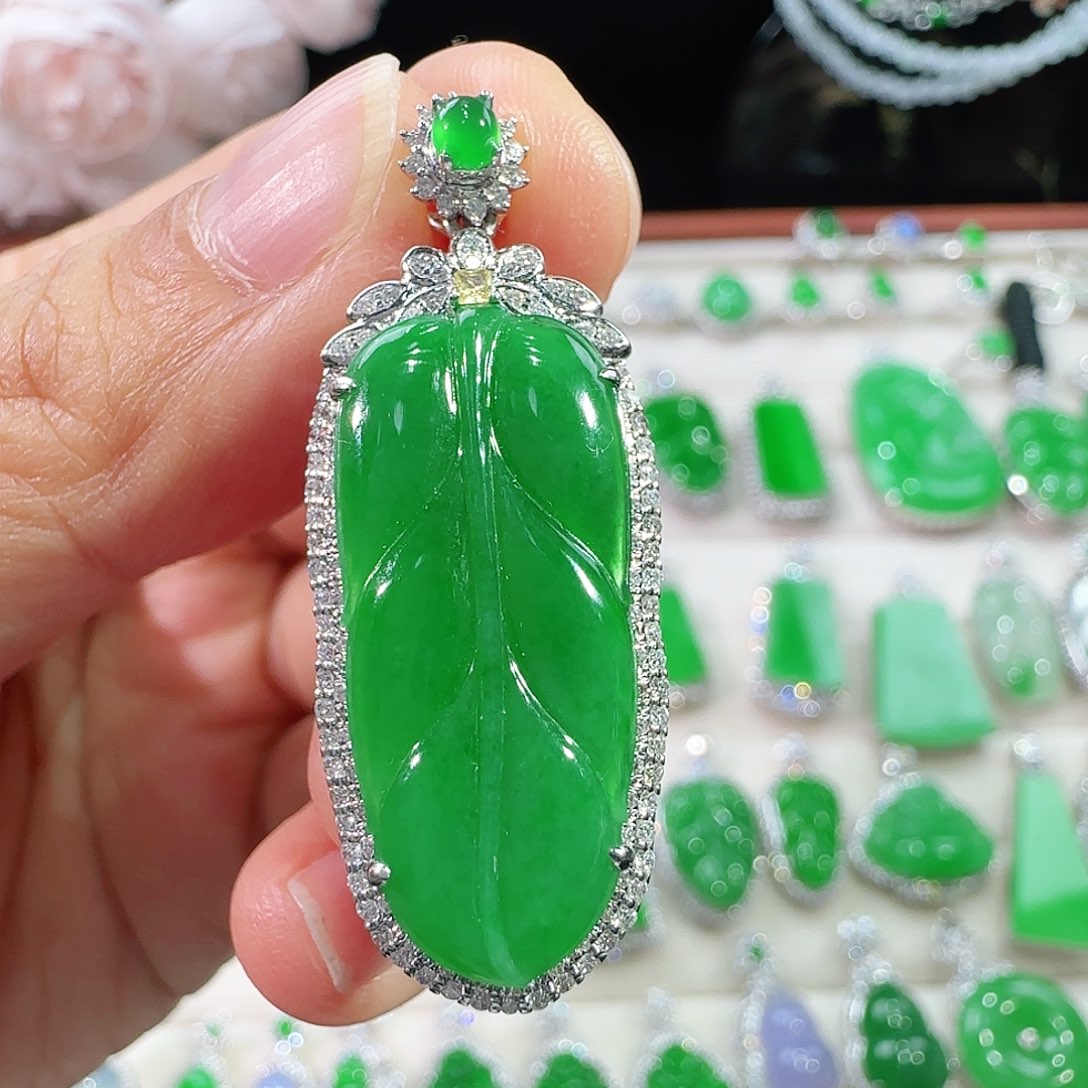 翡翠吊坠(不含链)18K金镶嵌