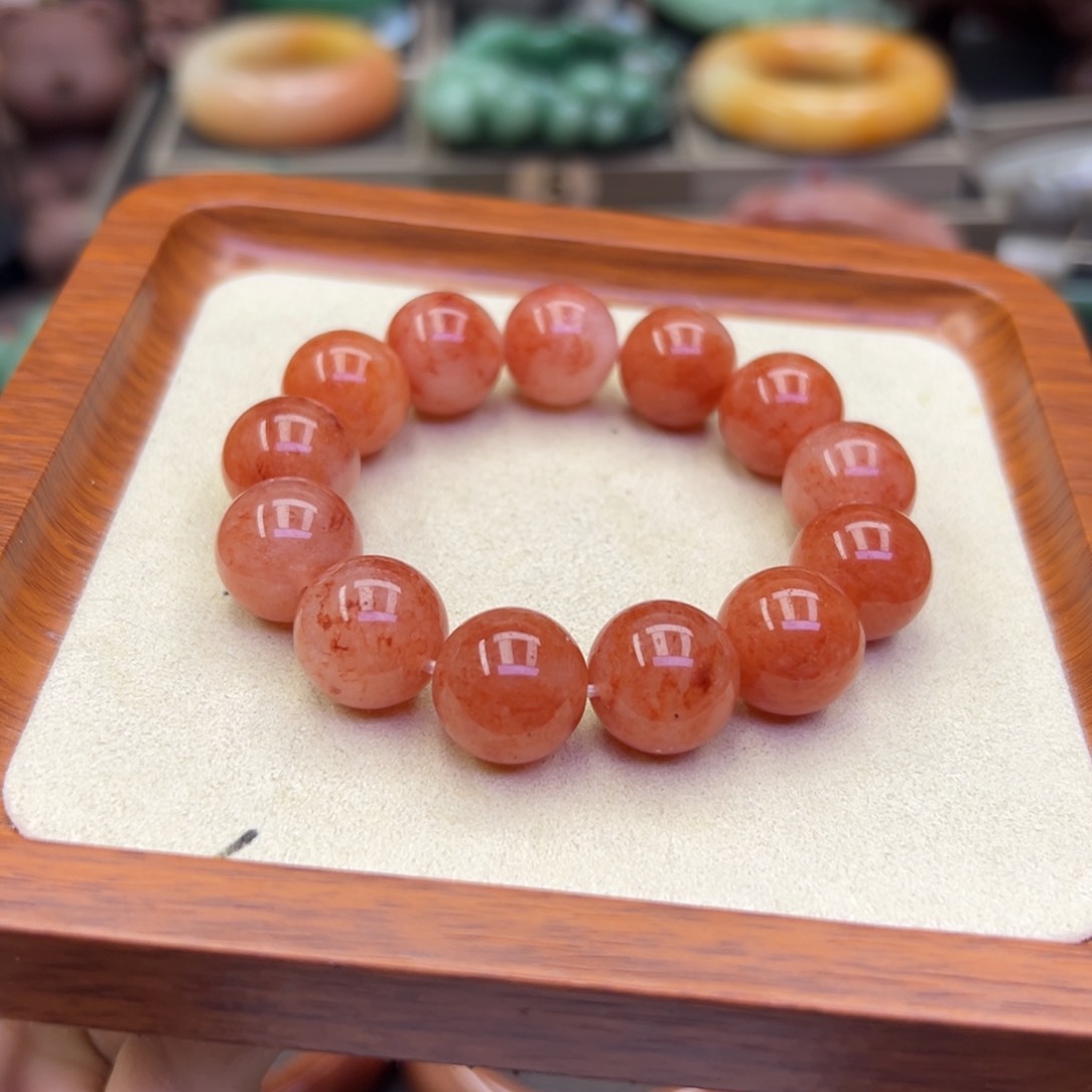 未镶嵌手镯石英岩玉