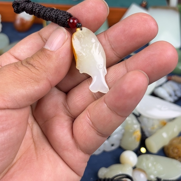 和田玉颈饰未镶嵌