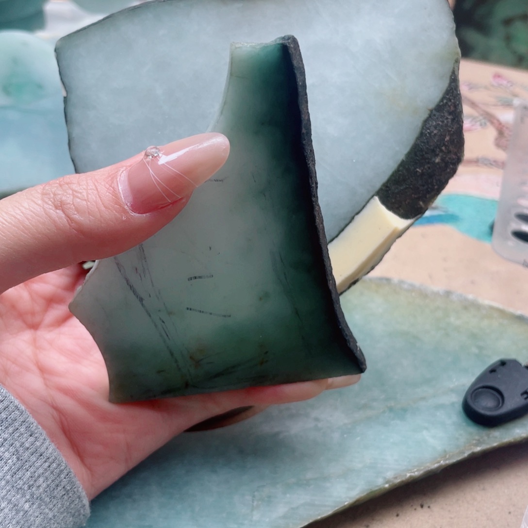 王***坤翡翠未镶嵌颈饰608……