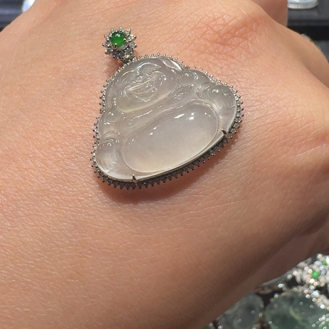 翡翠18K金镶嵌颈饰佛