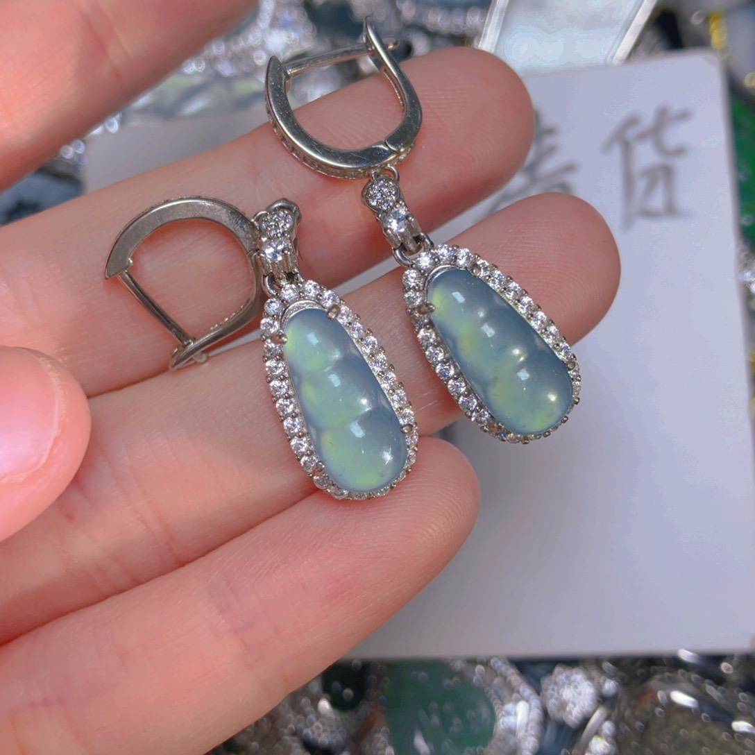 翡翠颈饰未镶嵌豆子