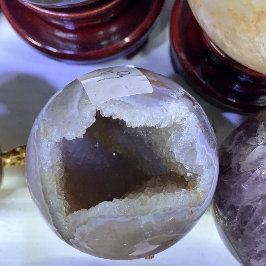 水晶摆件未镶嵌好好