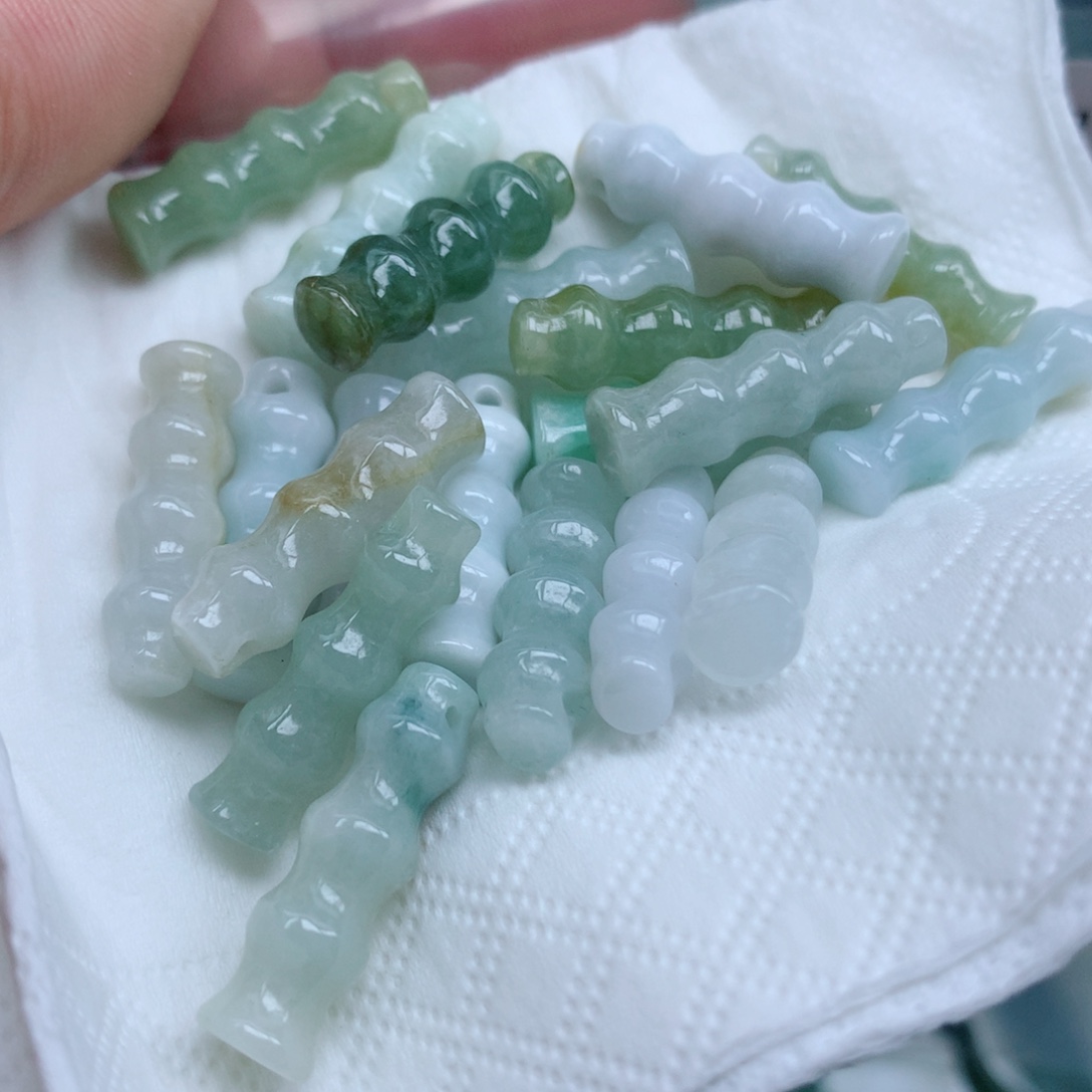翡翠未镶嵌吊坠(不含链)吊坠