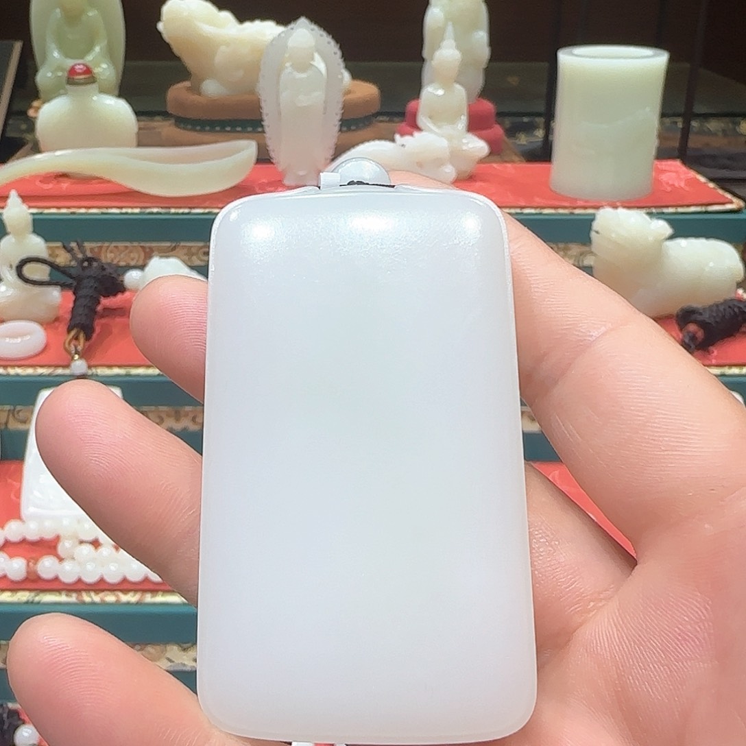 和田玉挂件未镶嵌你****。