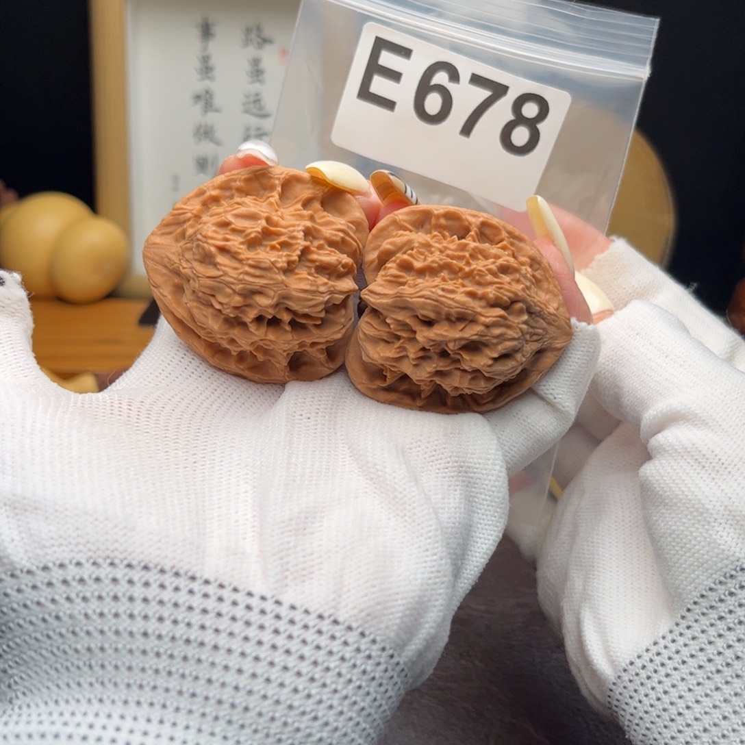 文玩核桃把件41红狮子e678