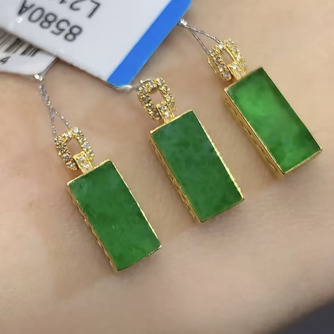 翡翠 18K 缅甸A货翡翠吊坠 X2124 L2124 多样性发其一