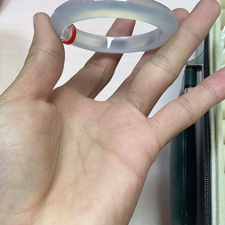 玛瑙/玉髓手镯未镶嵌有***兰311
