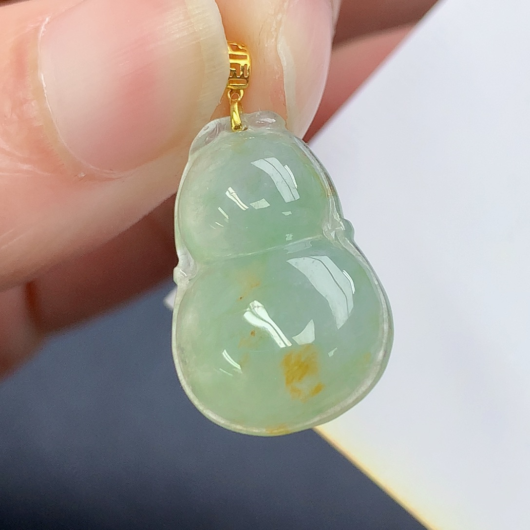 颈饰18K金镶嵌翡翠