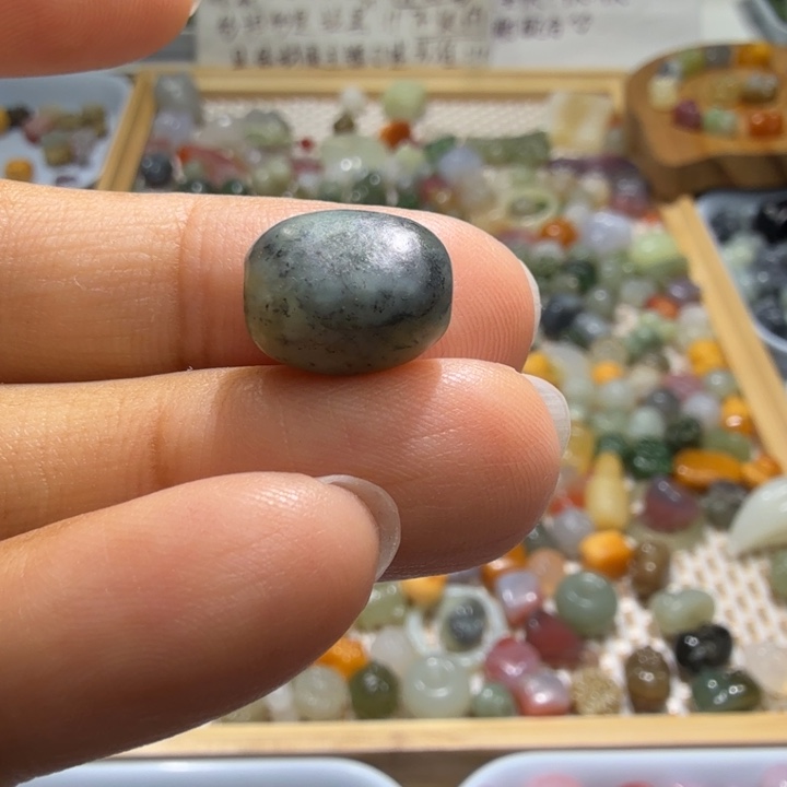 和田玉未镶嵌珠宝半成品