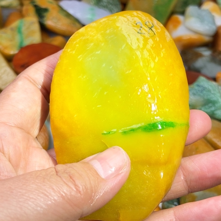 逍***哥定制翡翠未镶嵌缅甸