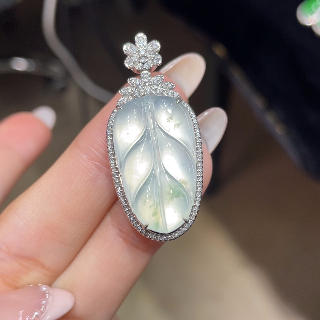 翡翠颈饰18K金镶嵌天然缅甸翡翠a货