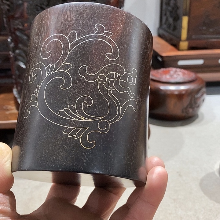 木小叶紫檀笔筒一只
