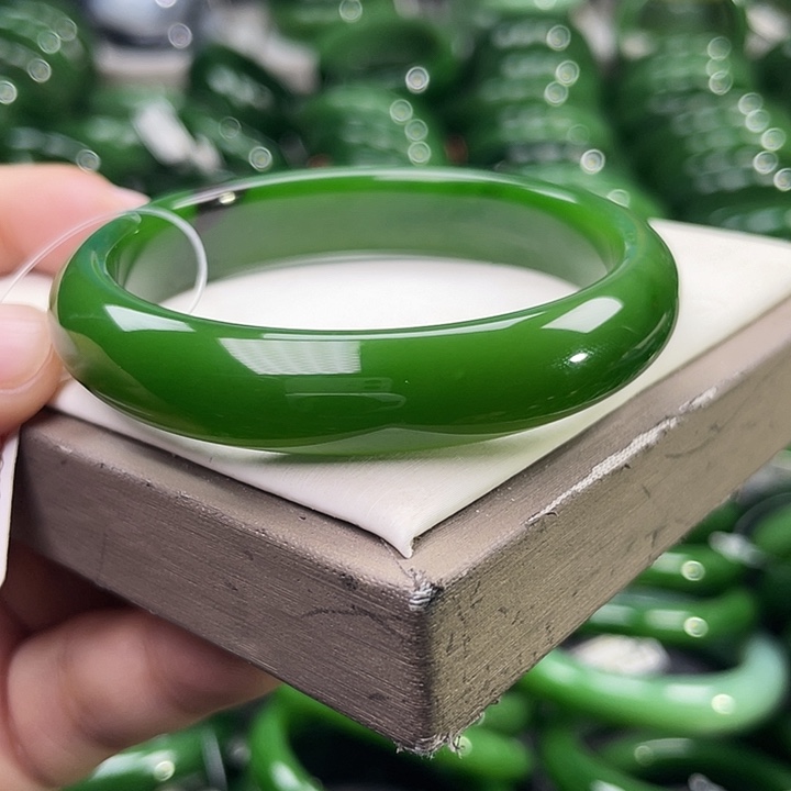 未镶嵌手镯和田玉（碧玉）