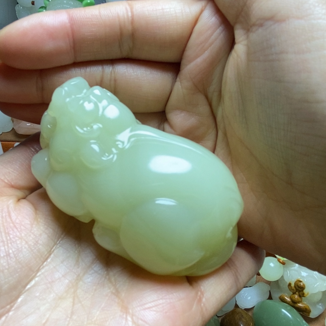 乛***玉天然桌面小摆件。  