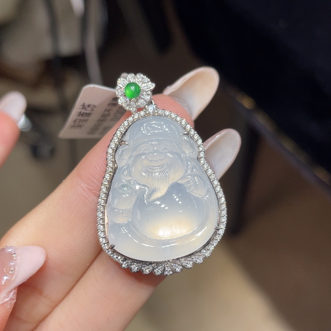 翡翠颈饰18K金镶嵌大****）天然缅甸翡翠a货