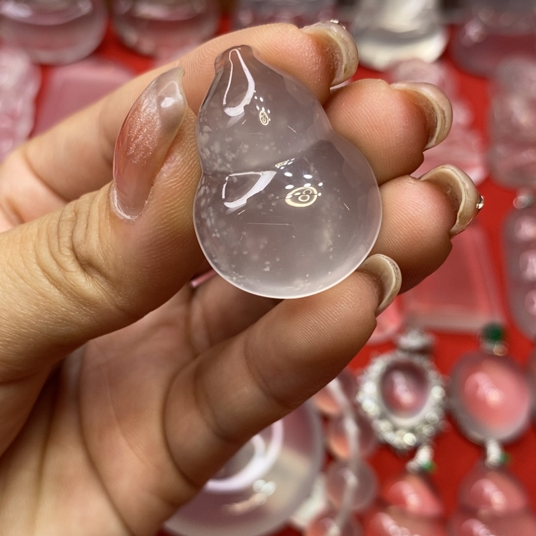 石英质玉未镶嵌吊坠