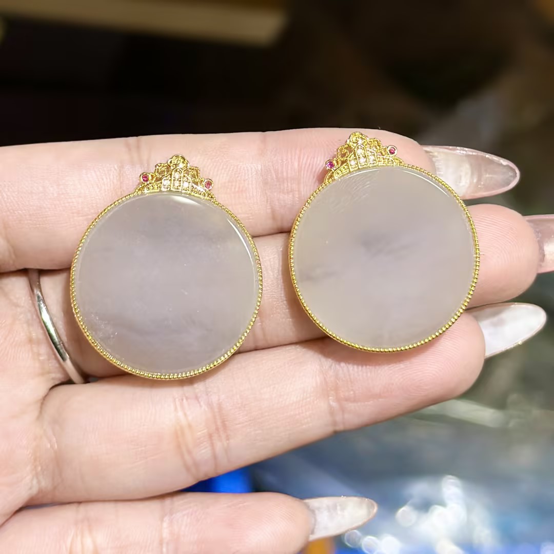 【YHC】18k金和田玉烟藕圆牌吊坠（多样性发其一）