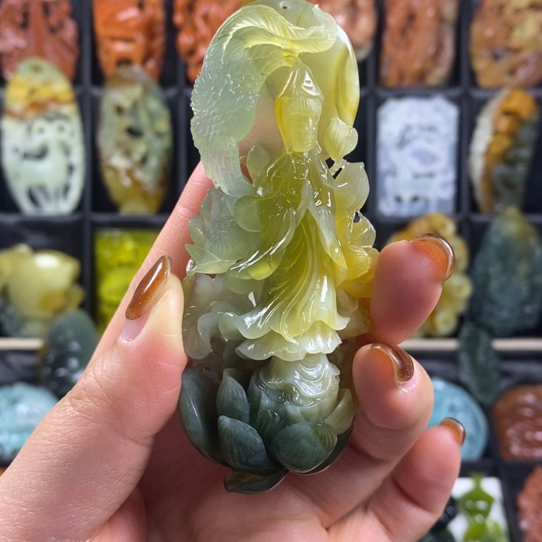 蛇纹石玉颈饰合金筱****H