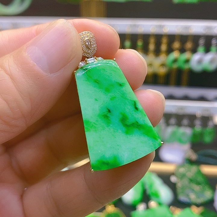 翡翠18K金镶嵌吊坠(赠链)吊坠