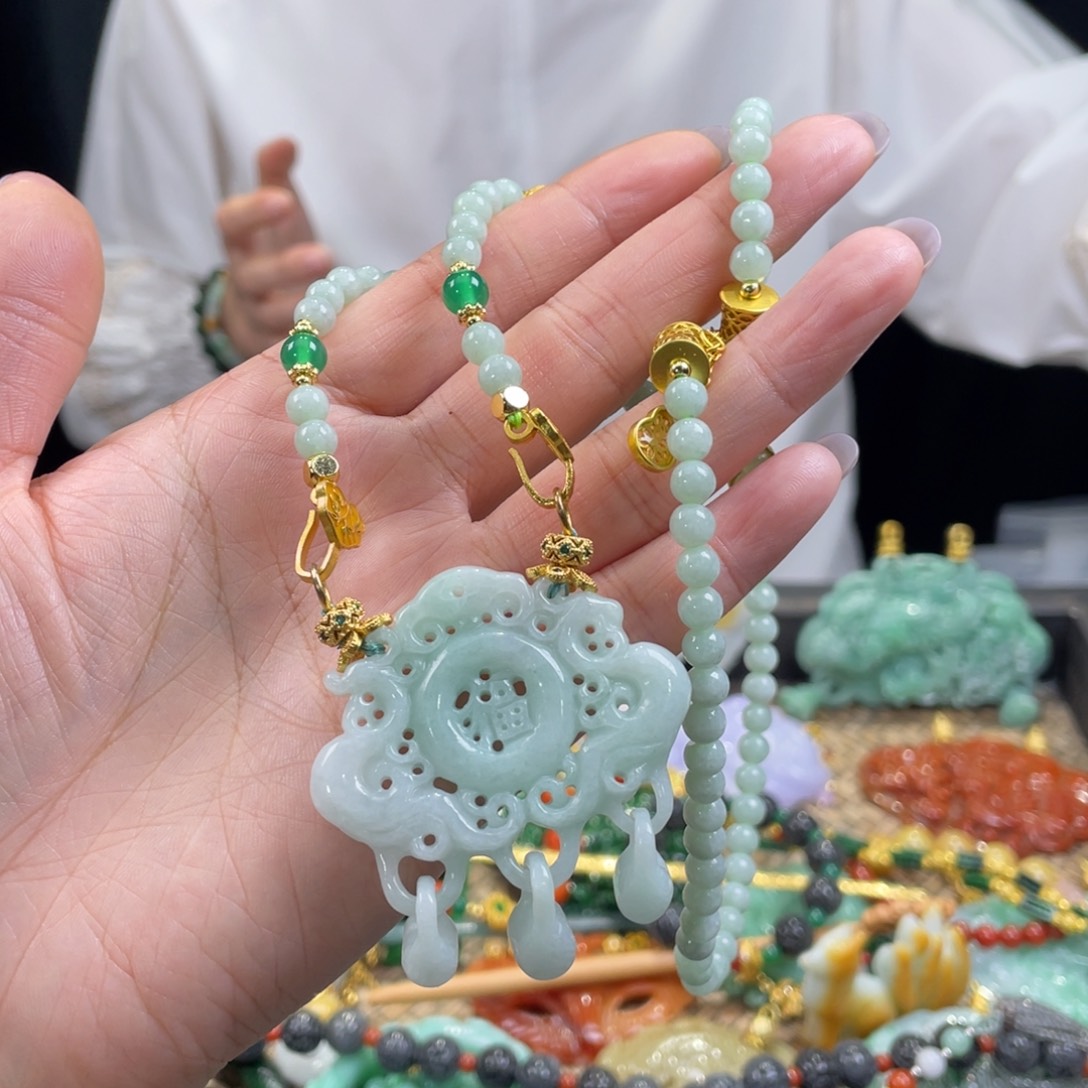 翡翠颈饰未镶嵌代编织