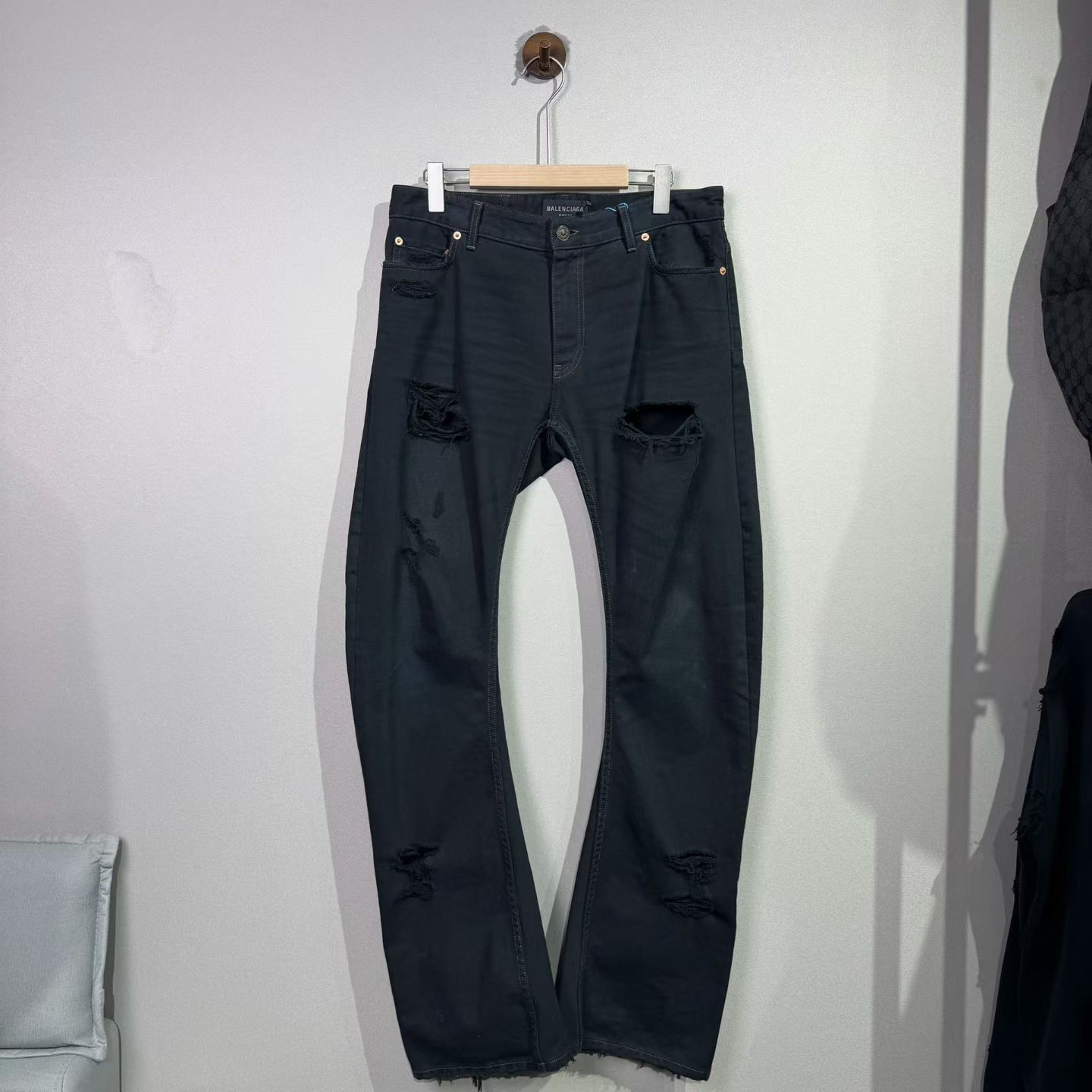 99新 Balenciaga/巴黎世家 M码/时尚/黑色/弯刀破洞牛仔裤 