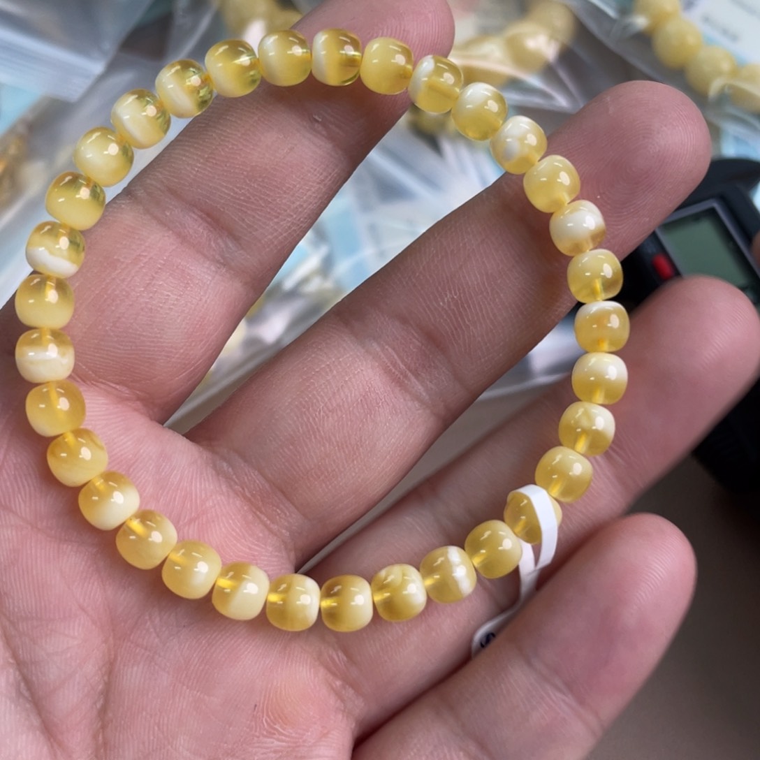 琥珀裸石未镶嵌129000000