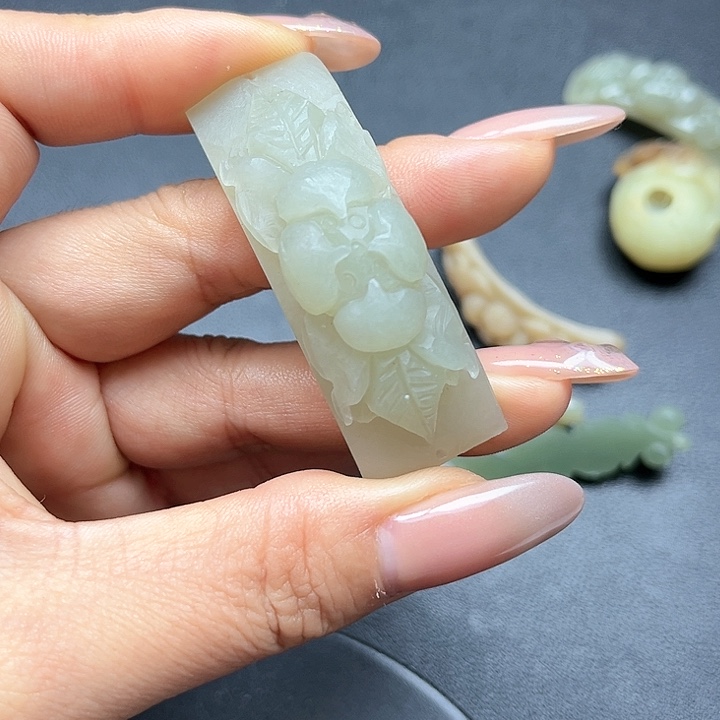 【闪购商品】颈饰未镶嵌和田玉乐*