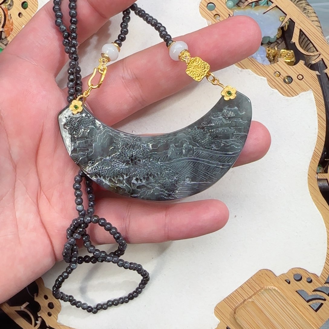 翡翠颈饰未镶嵌仿古