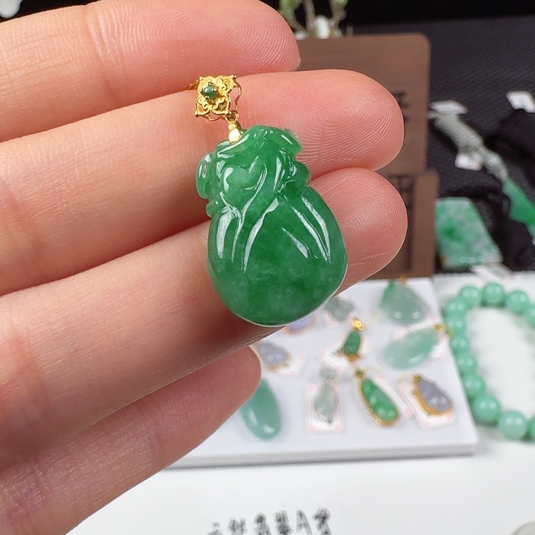 翡翠18K金镶嵌颈饰