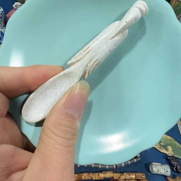 透闪石质玉未镶嵌挂件