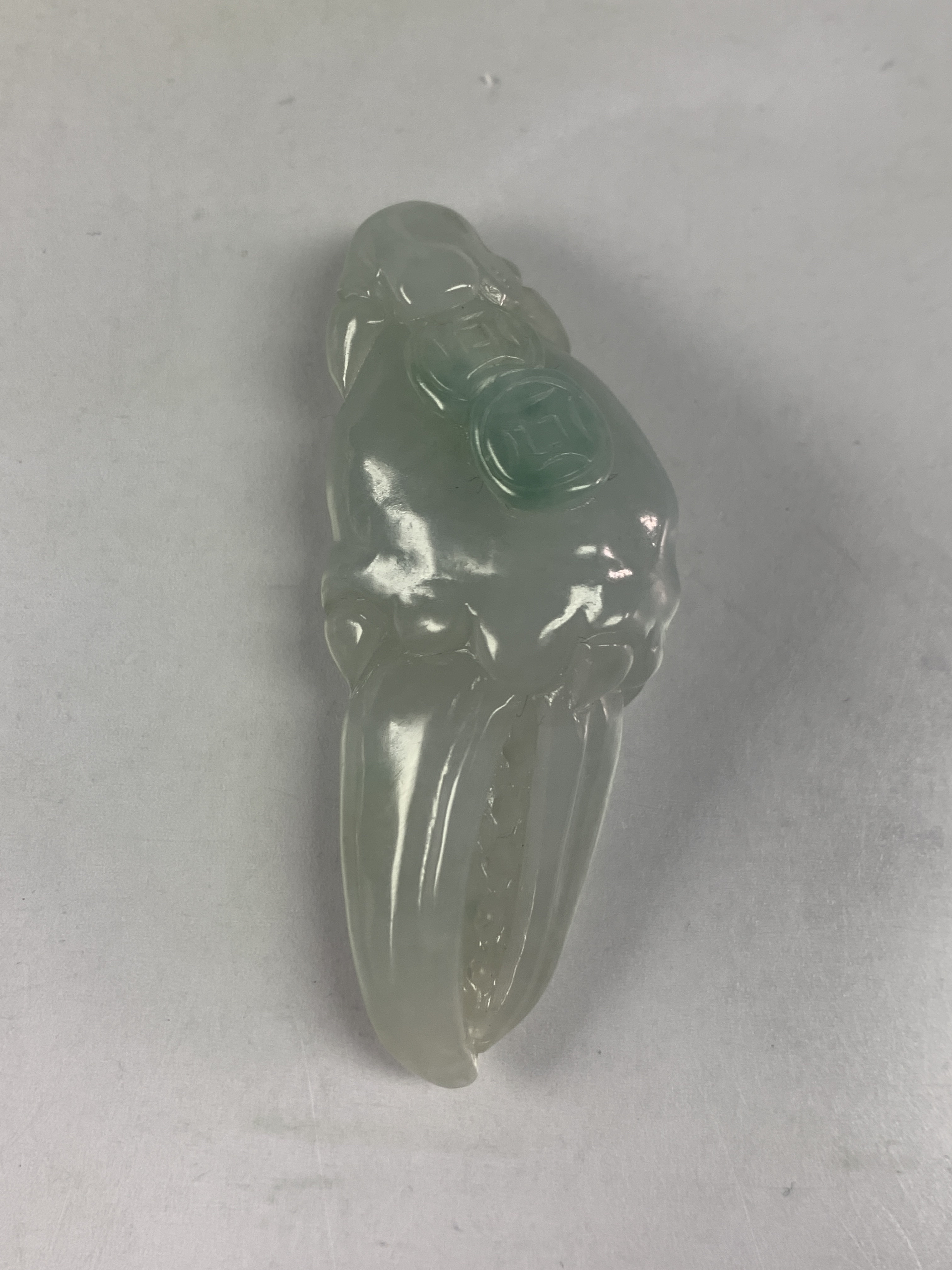 玉如军意翡翠珠宝