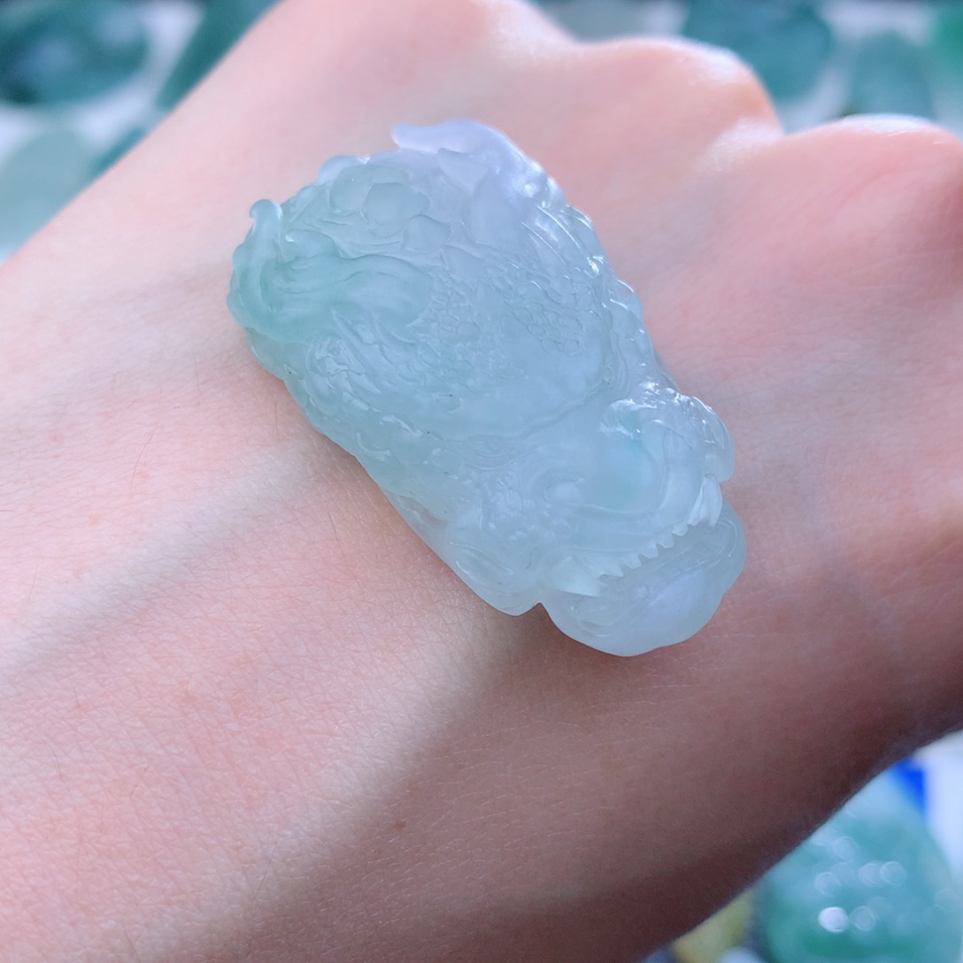 未镶嵌定制翡翠龙