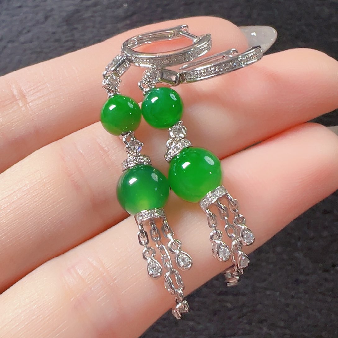 翡翠耳饰18K金镶嵌签收后24小时鉴赏期，过时不退