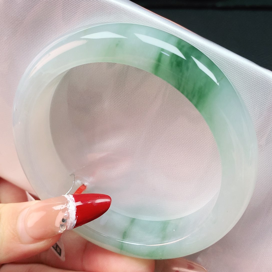 翡翠手镯未镶嵌57圈