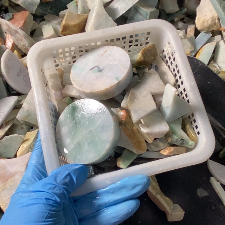 翡翠颈饰未镶嵌天然翡翠